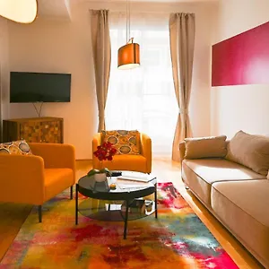 Delightful Hofburg Apartment Vienna